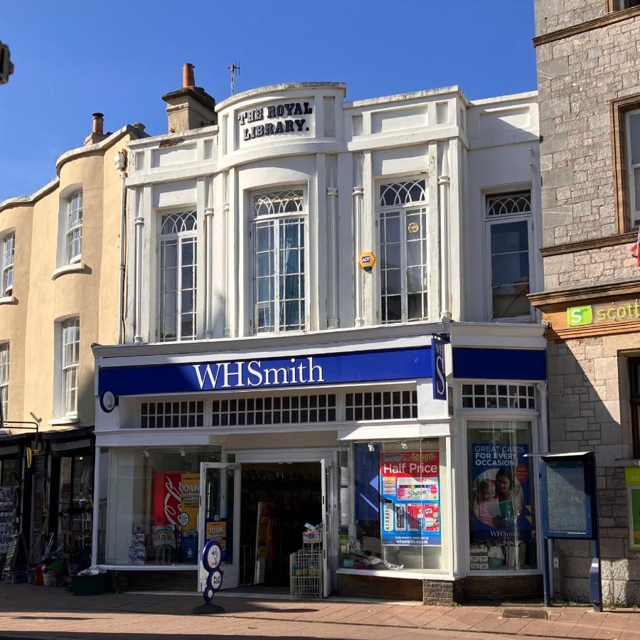 Customs * Teignmouth