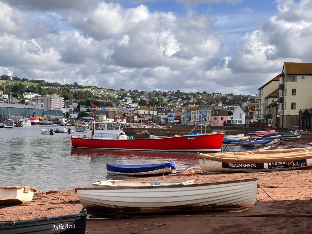 Customs * Teignmouth